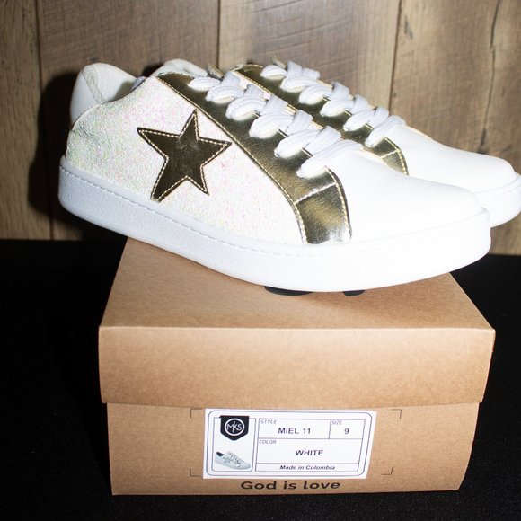 White Sneaker - Picture 1 of 10